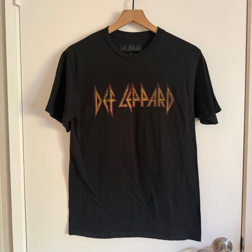 Def Leppard Graphic T-Shirt Black Band Logo Rock Tee Medium